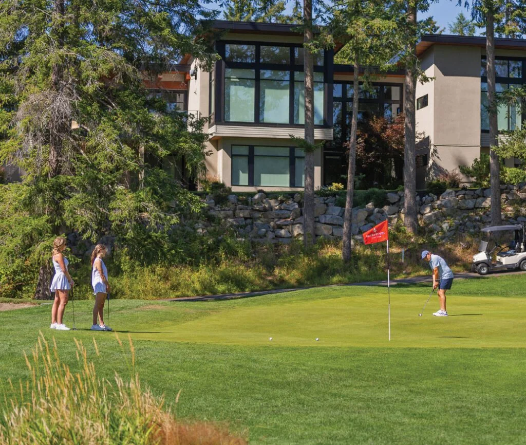 Golfers at Fairwinds