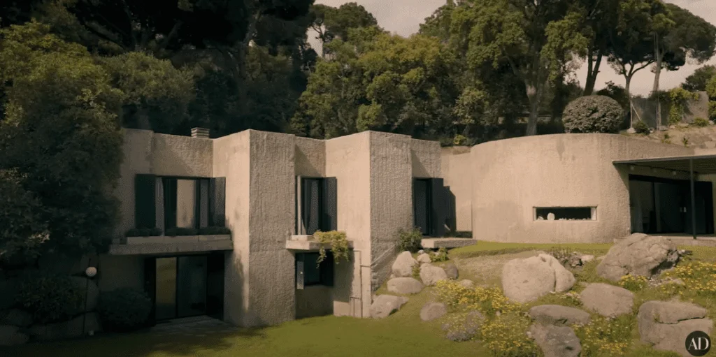 Semienterrada's Legacy - front of home , how to inspire Vancouver Island Homes